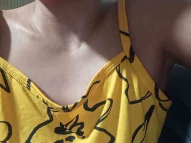 HEARTQUEEN webcam