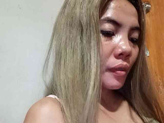 HEARTQUEEN webcam
