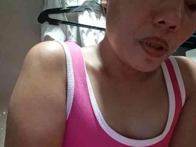 HEARTQUEEN webcam