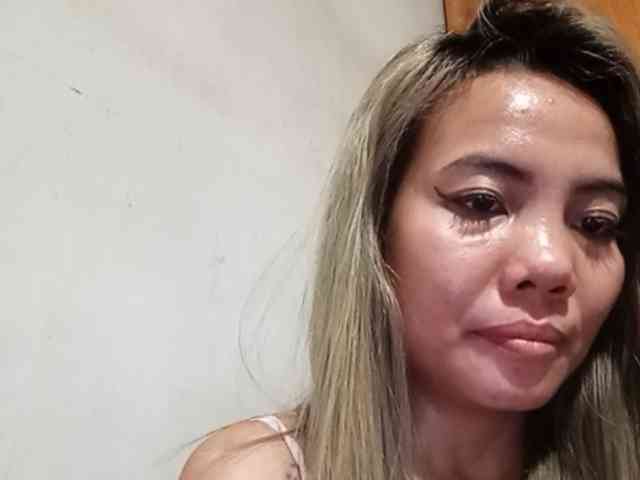 HEARTQUEEN webcam