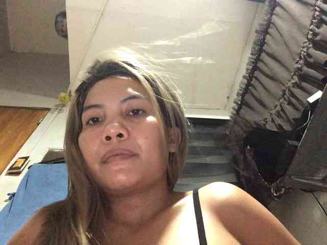 HEARTQUEEN webcam