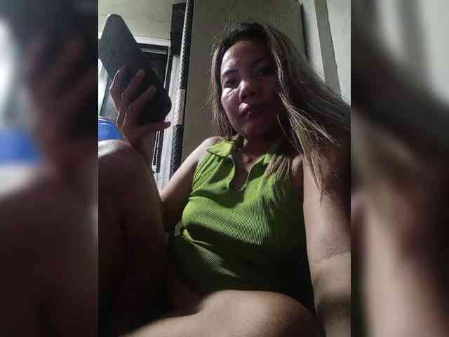 HEARTQUEEN webcam