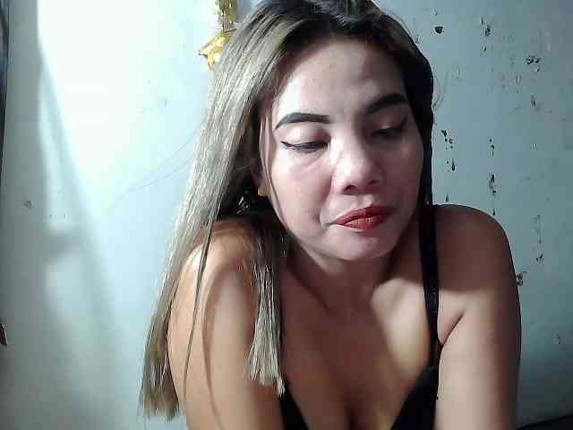 HEARTQUEEN webcam