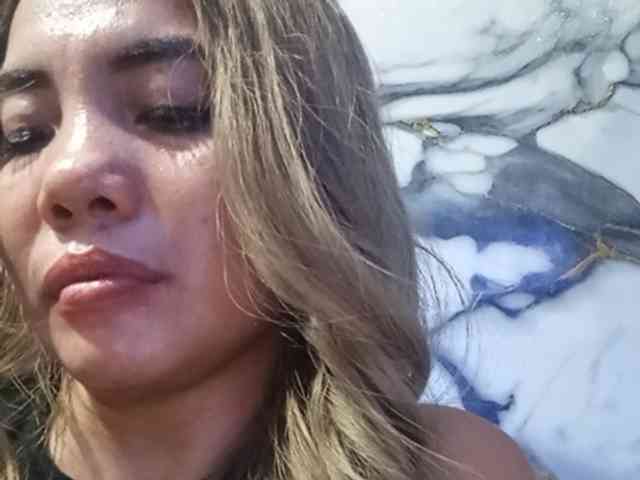 HEARTQUEEN webcam