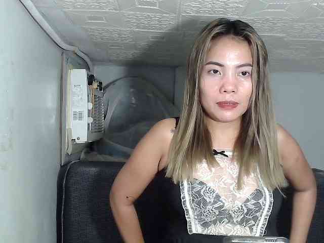 HEARTQUEEN webcam