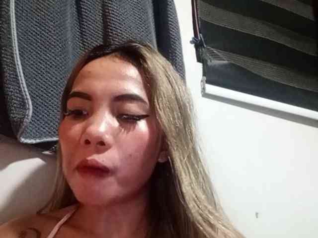 HEARTQUEEN webcam