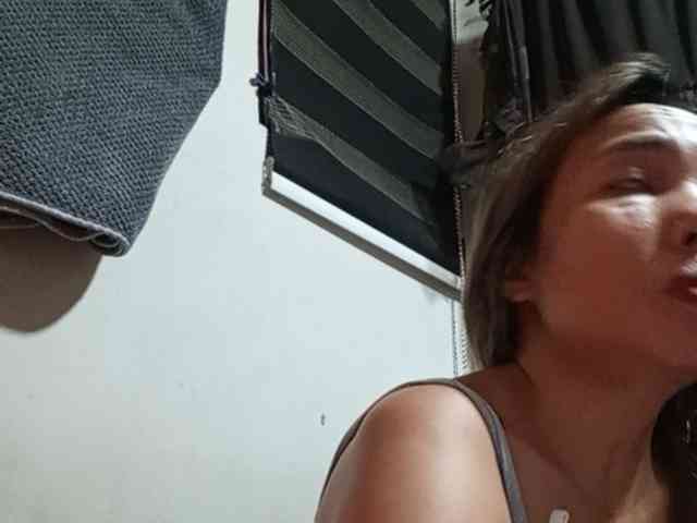 HEARTQUEEN webcam