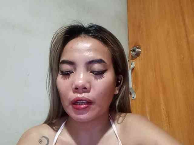 HEARTQUEEN webcam