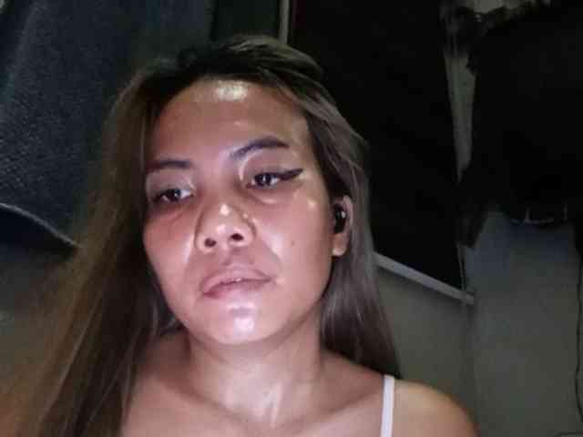 HEARTQUEEN webcam