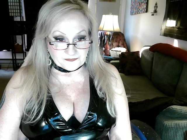 Ava6j74 live cam on BongaCams