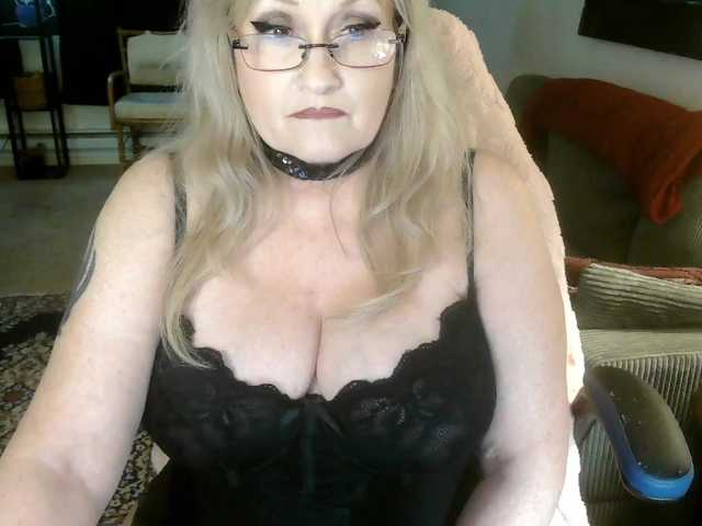 Ava6j74 live cam on BongaCams