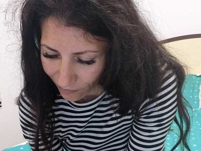 evacrisxxxx live cam on BongaCams