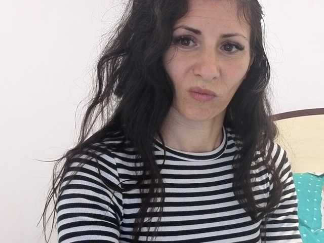 evacrisxxxx live cam on BongaCams