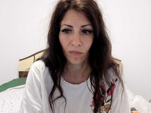 evacrisxxxx live cam on BongaCams