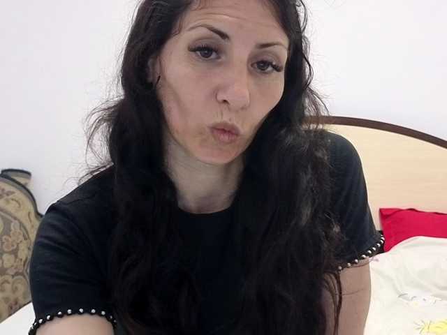 evacrisxxxx live cam on BongaCams