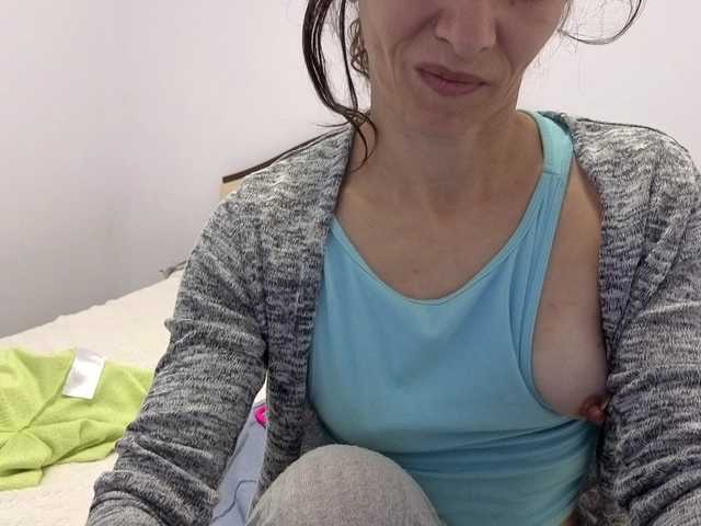 evacrisxxxx — live female cam