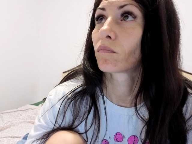 evacrisxxxx live cam on BongaCams