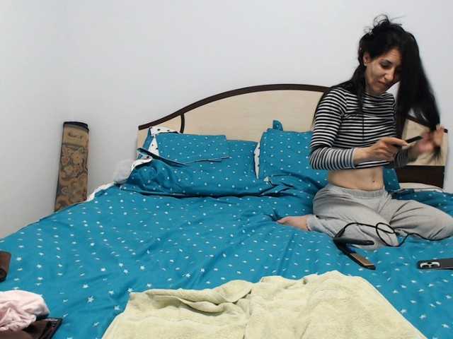 evacrisxxxx's BongaCams show and profile