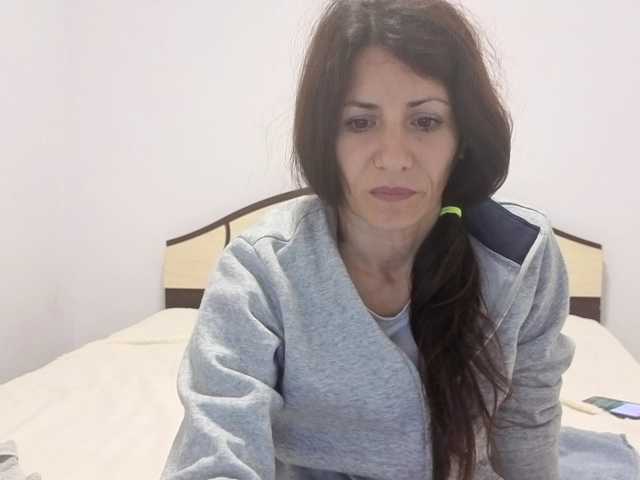 evacrisxxxx live cam on BongaCams