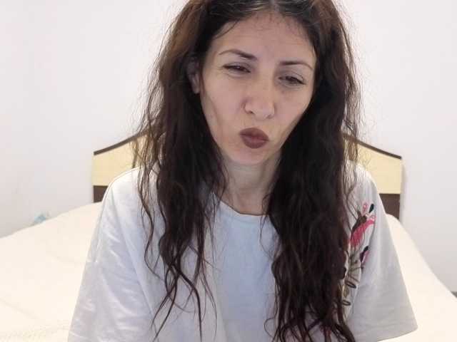evacrisxxxx live cam preview
