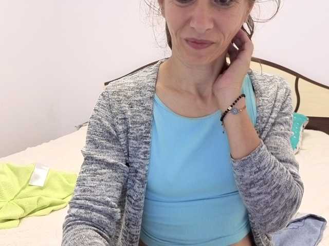 evacrisxxxx — live female cam