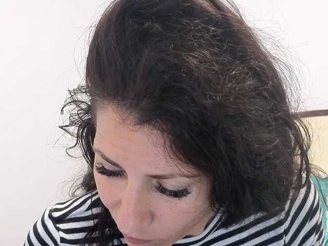 evacrisxxxx live cam on BongaCams
