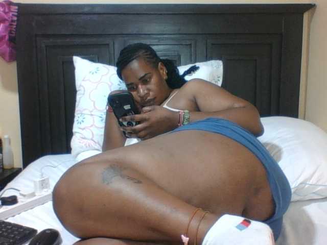 Sexyblacktits live cam preview