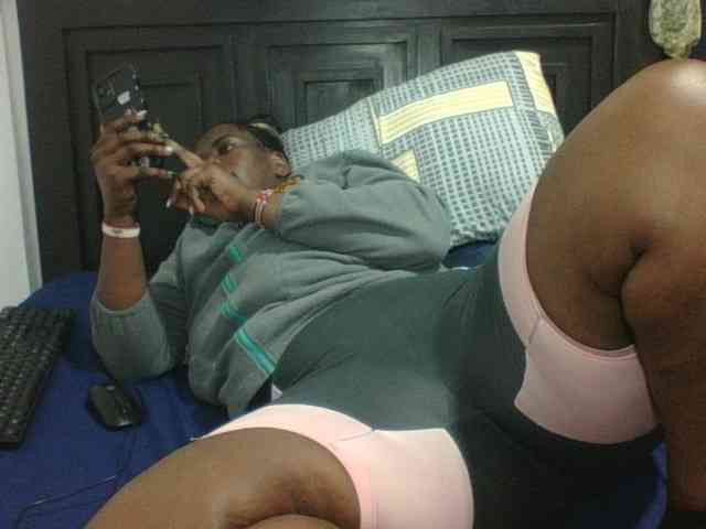 Sexyblacktits webcam