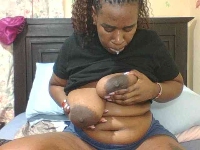 Sexyblacktits webcam