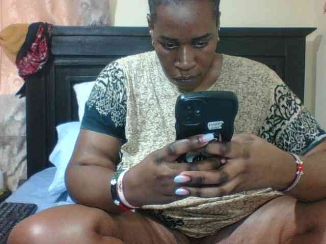 sexyblacktits's live room