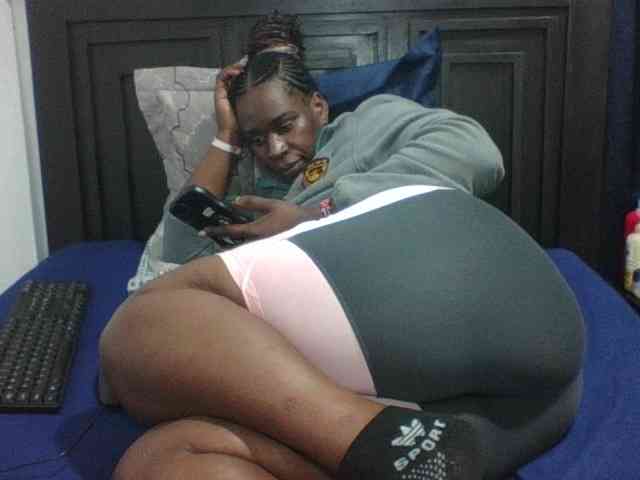 Sexyblacktits webcam