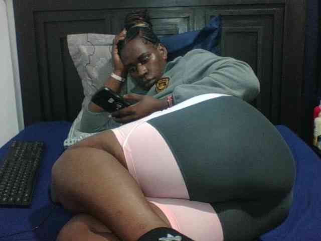 Sexyblacktits webcam