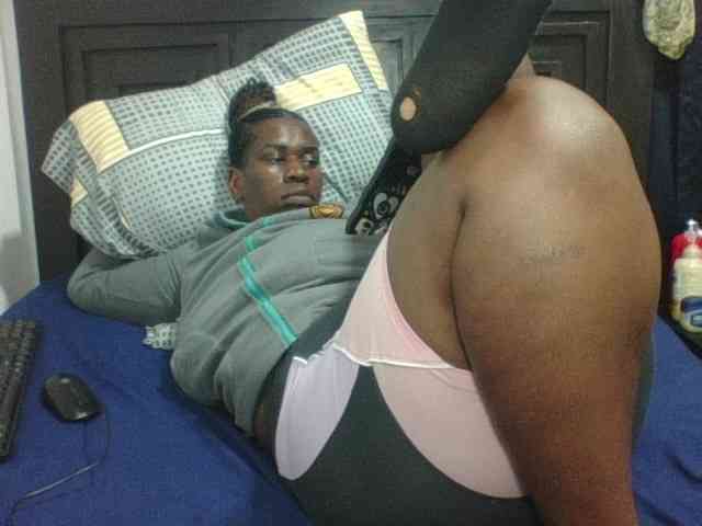 Sexyblacktits webcam