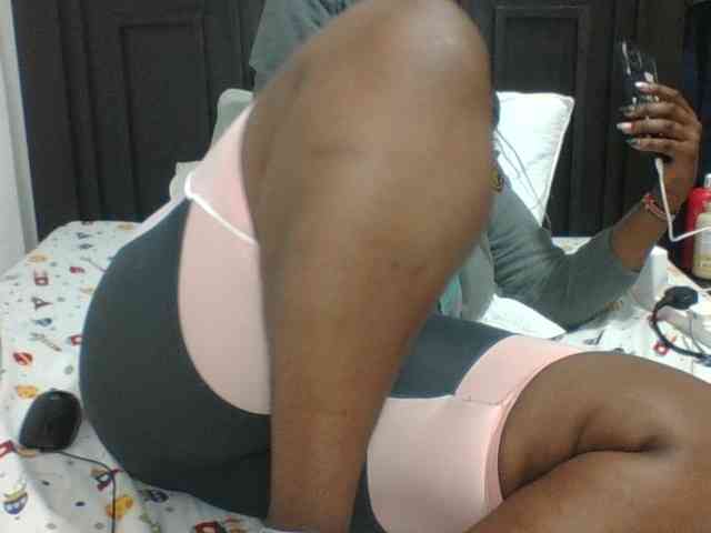 Sexyblacktits webcam