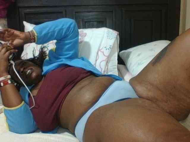 Sexyblacktits webcam