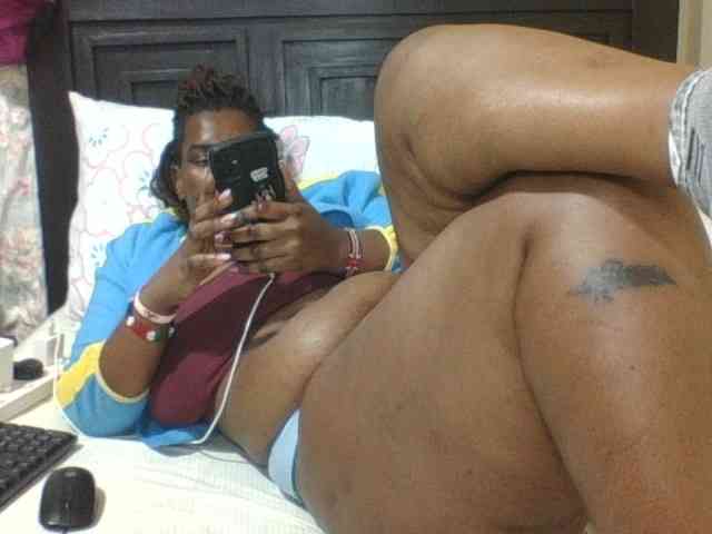 Sexyblacktits webcam