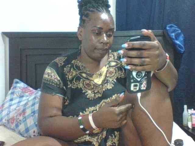 Sexyblacktits webcam