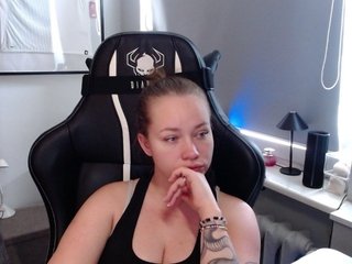 hollyBB Porn Show
