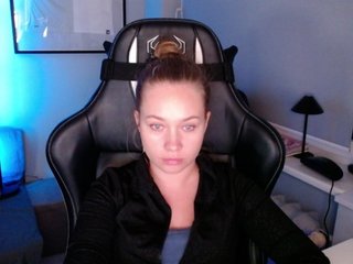 hollyBB Porn Show