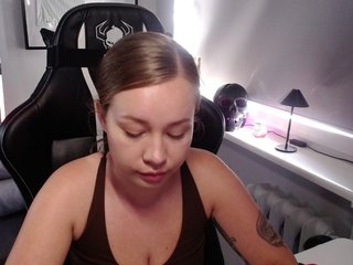 hollyBB Porn Show