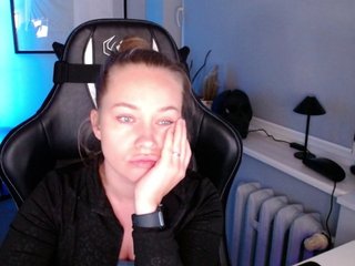 hollyBB Porn Show