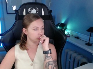 hollyBB Porn Show