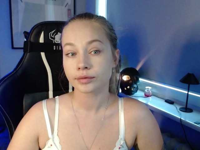 hollyBB live webcam show
