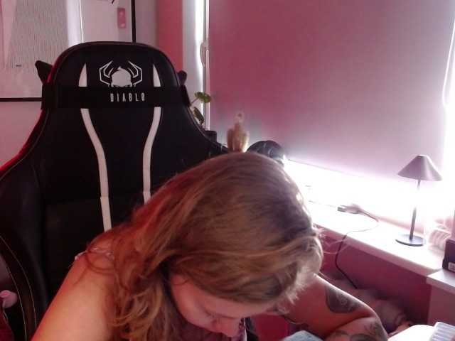 hollyBB live cam on BongaCams