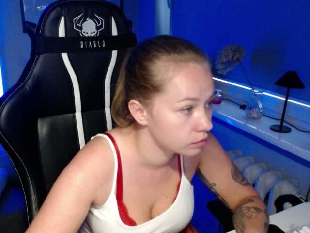 hollyBB live cam on BongaCams