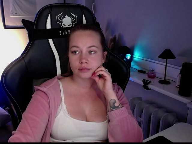 hollyBB live cam on BongaCams