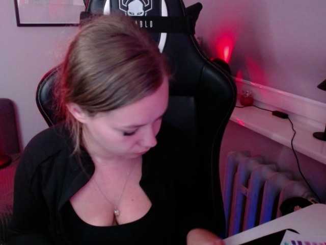 hollyBB live cam on BongaCams