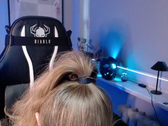 hollyBB live webcam show