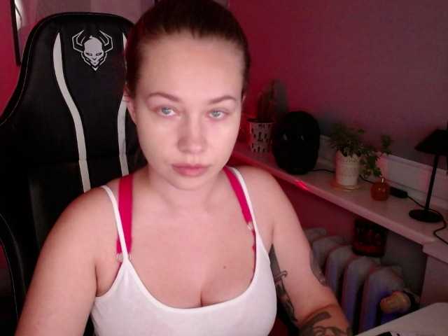 hollyBB live cam on BongaCams