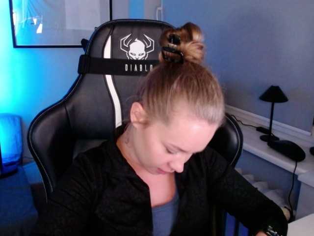 hollyBB